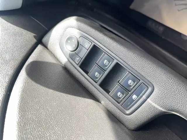 Renault Clio blue dci 100 — photo 22