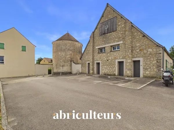 Coup de Coeur Assuré : Superbe T2 au cachet unique dans une ancienne Grange Dîmière à Survilliers (9