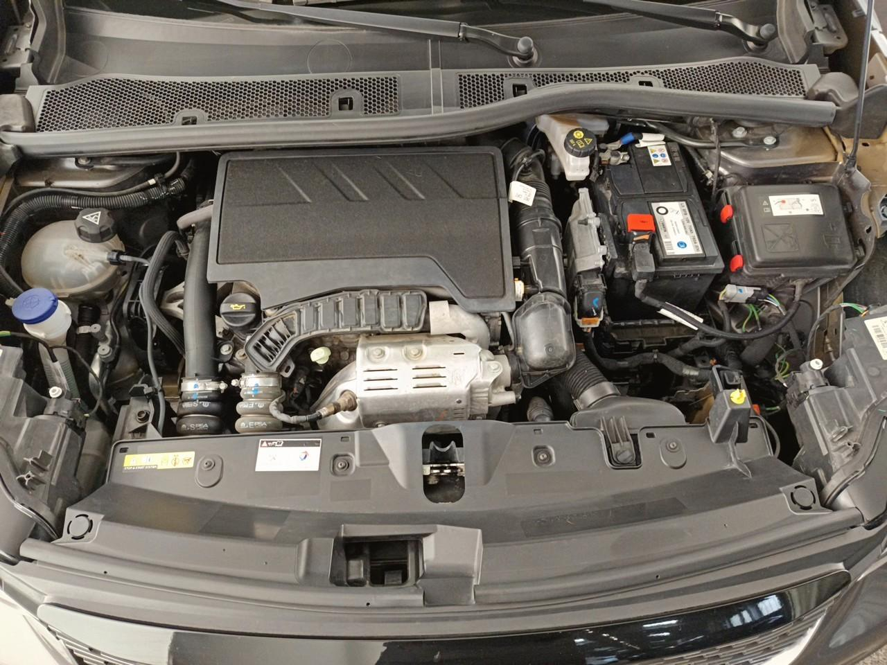 Peugeot 2008 puretech 100 s&s bvm6 allure — photo 14