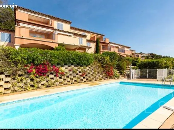 Bel appartement à louer à l'année