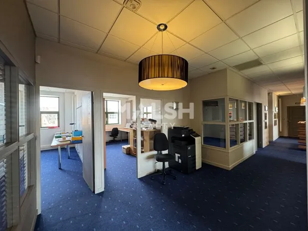 Bureaux 186 m²