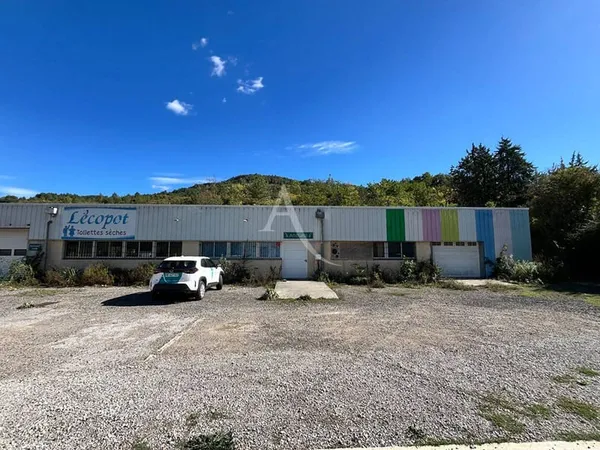 Local commercial 525 m²