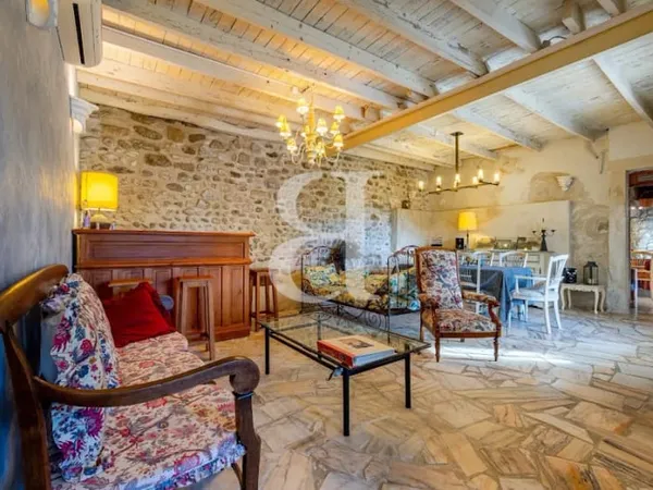Maison 7 pièces 201 m²