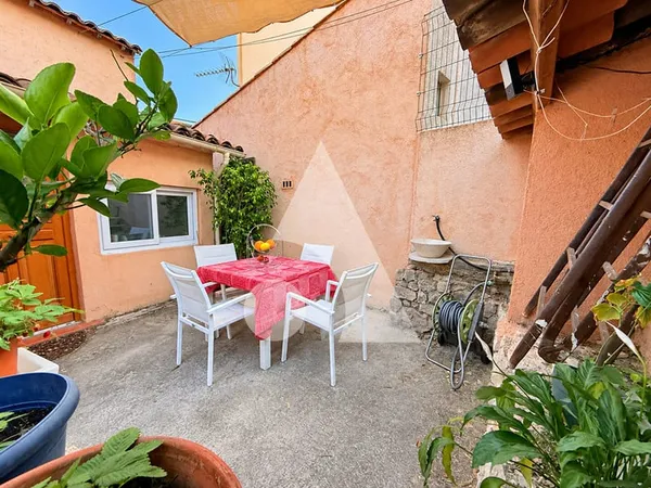 Maison de village T4 € 110 m² Cabriès Charme et calme absolu