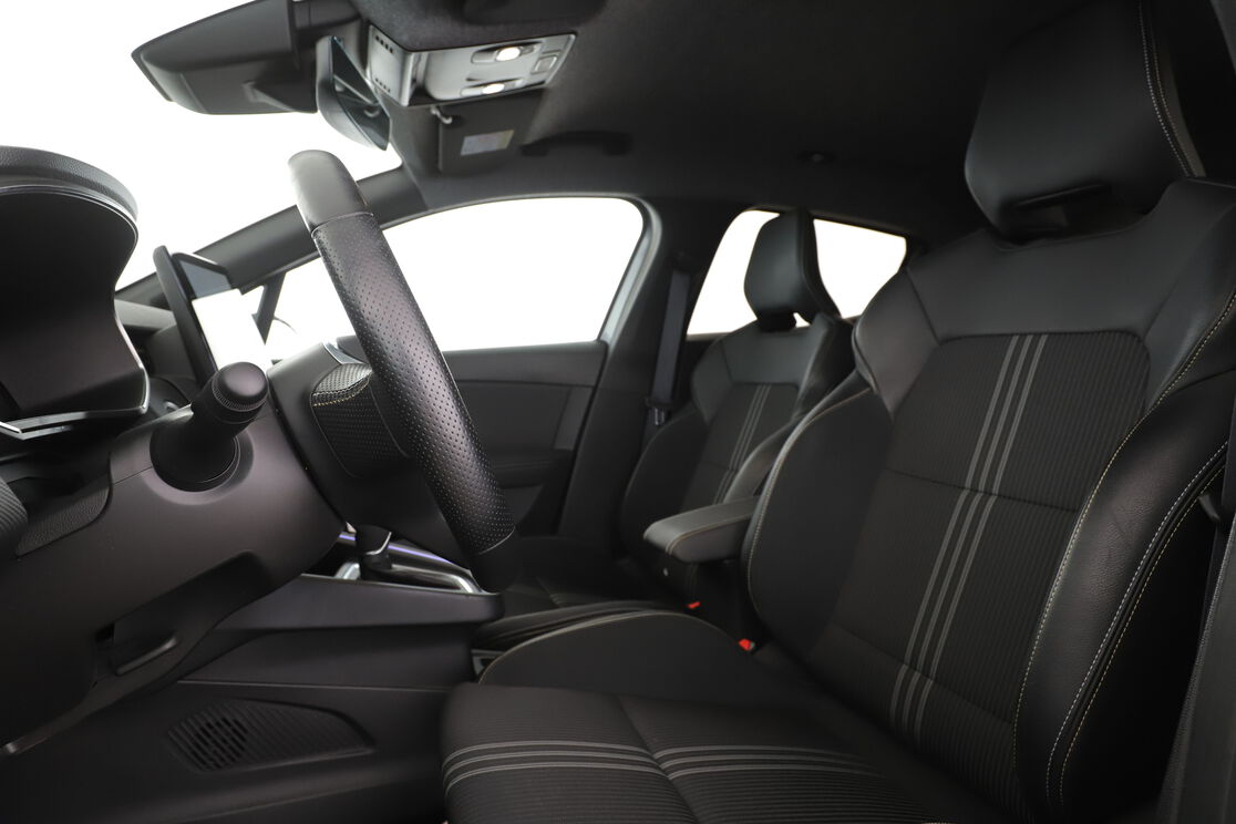 Renault Clio 1.6 E-Tech Hybride Engineered — photo 9