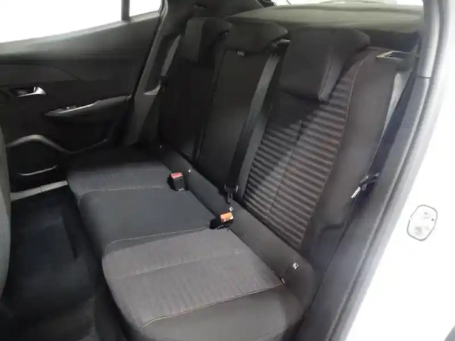Peugeot 2008 1.2 puretech 130ch s&amp;s active business eat8 7cv — photo 10