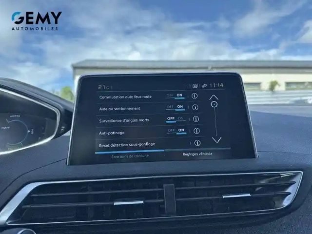 Peugeot 3008 hybrid 225 e-eat8 — photo 21