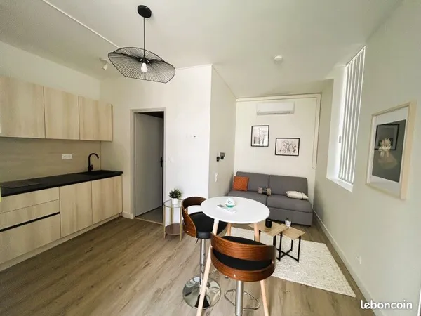 Studio 1 pièce 17 m²