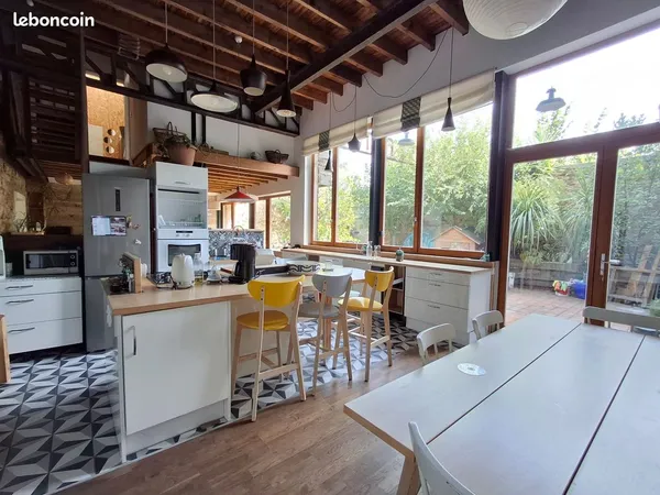 Loft meublé de 161 m² - Proche gare et centre ville