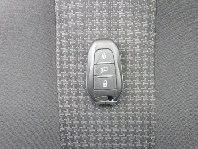 Peugeot 3008 1.2 puretech 130ch active business s&amp;s — photo 15