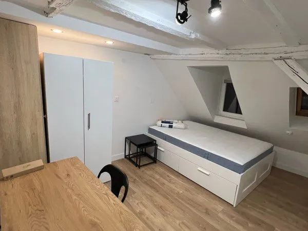 Colocation hyper centre