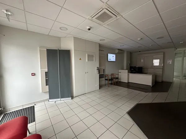 Immeuble à usage commercial 158 m2