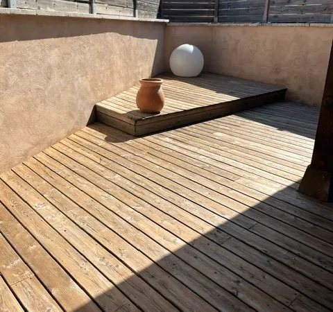 A louer - Appartement 71 m² avec terrasse bois Porte des Pierres Dorées