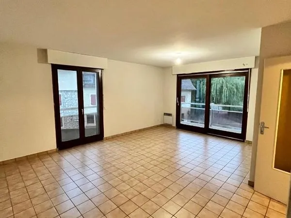 Appartement F3 - ST JULIEN - 77 M2