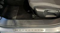 Peugeot 2008 1.2 PureTech 100ch S&S Style — photo 30