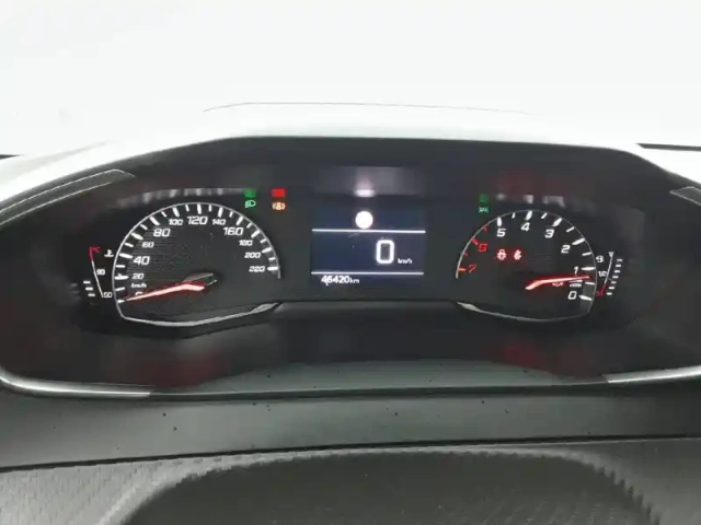 Peugeot 208 puretech 75 s&amp;s bvm5 — photo 10
