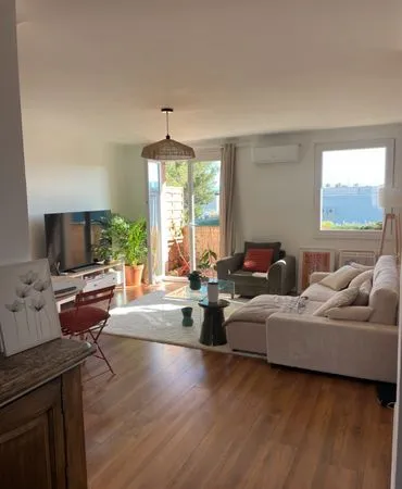 Location appartement T4 traversant