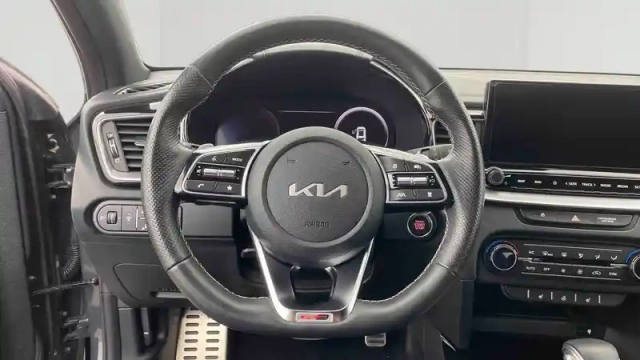Kia Ceed 1.6 crdi 136 ch mhev dct7 — photo 17