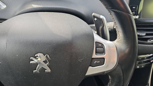 Peugeot 2008 1.2 PureTech 82 EAT6 - Active – 2017 – 151891 km – Essence – Boîte Automatique — photo 11