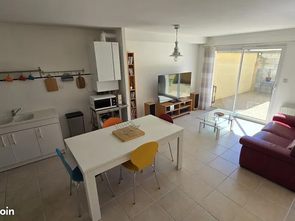 APPARTEMENT TRIPLEX 100 M² 3 CHAMBRES (possible 4) + STATIONNEMENT + TERRASSE 20 M²