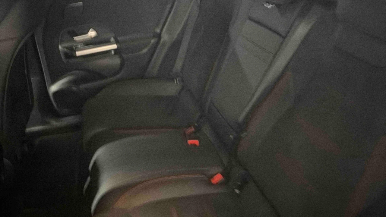 Mercedes EQA 250+ — photo 12
