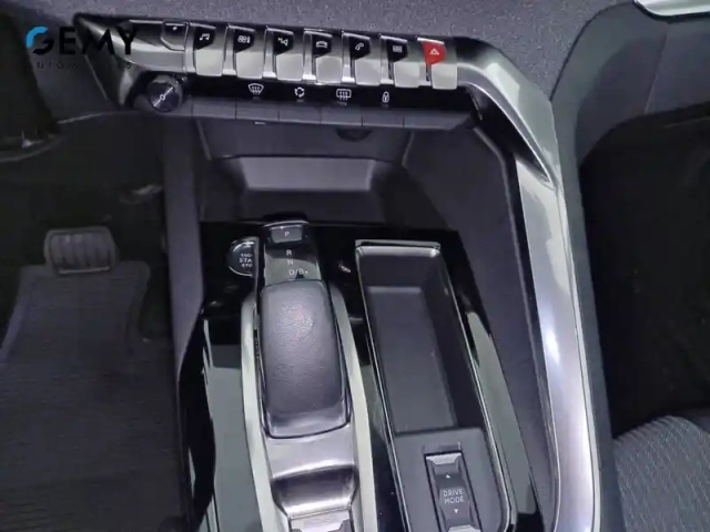 Peugeot 3008 hybrid 225 e-eat8 — photo 32