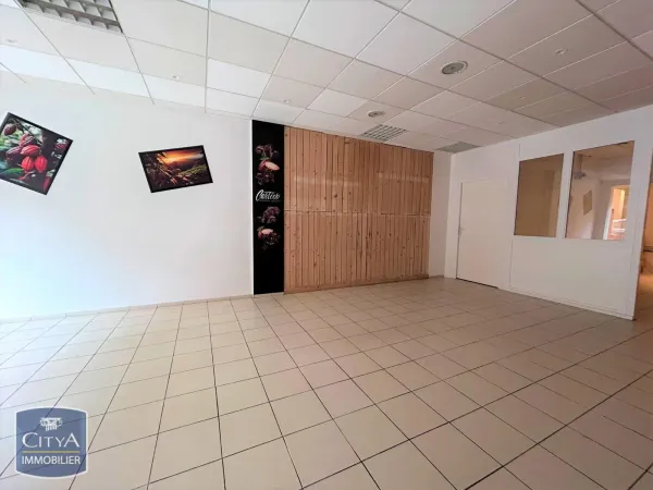 Local commercial 77 m²