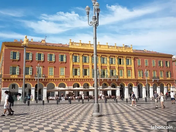 Local professionnel bureau place Masséna