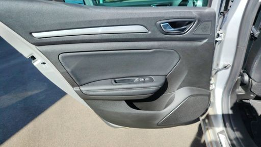 Renault Megane 1.5 Blue dCi 115 EDC6 - Intens – 2020 – 91808 km – Diesel – Boîte Automatique — photo 18