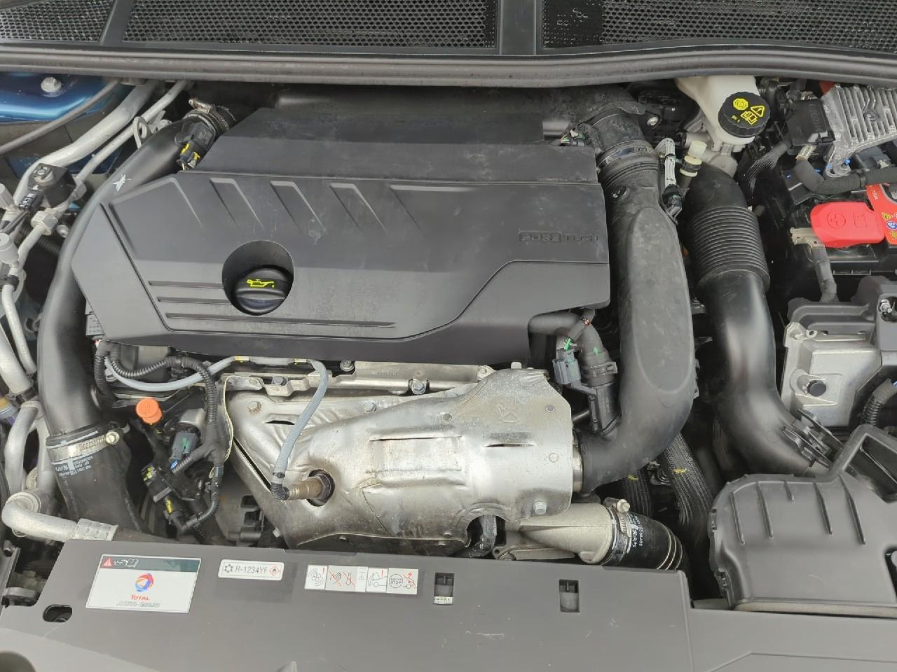 Peugeot 408 phev 225 e-eat8 allure pack — photo 16