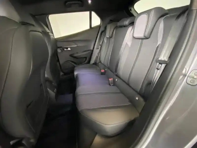 Peugeot 2008 1.2 puretech 130ch s&amp;s gt — photo 8