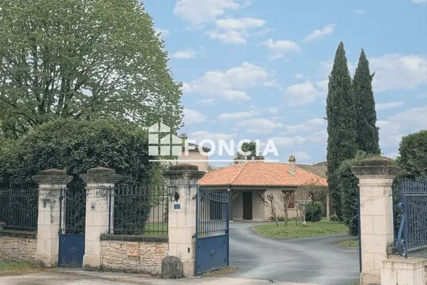 Maison 11 pièces 390 m²