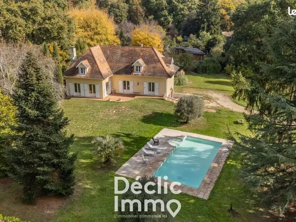 Maison 6 pièces 210 m²