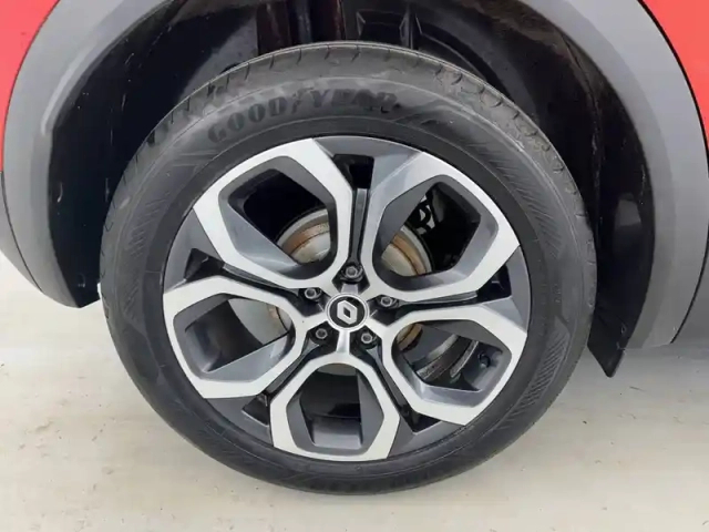 Renault Captur tce 140 edc - 21 — photo 31
