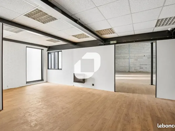Bureau 449 m²