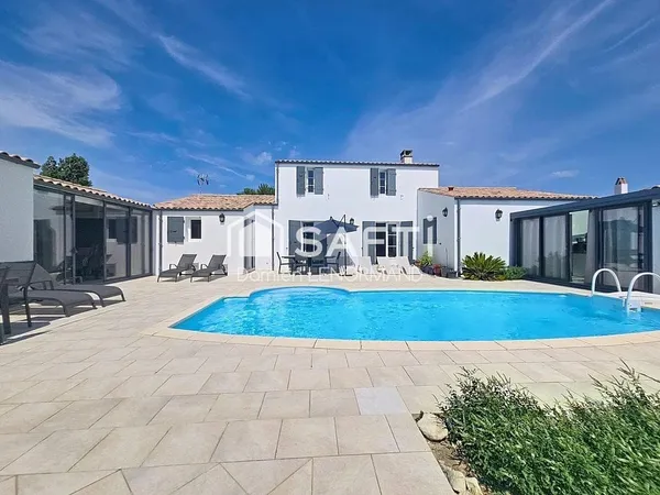 Villa proche mer à St Denis d'Oléron avec piscine