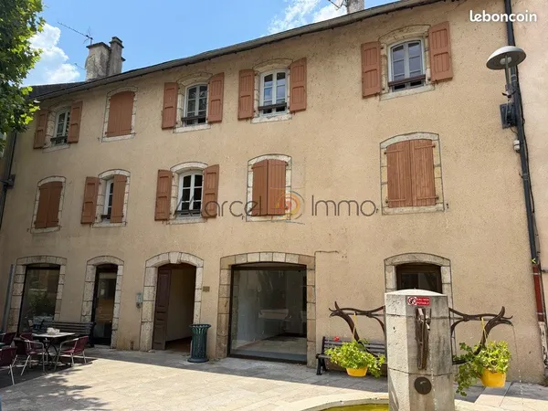 Immeuble 35 pièces 244 m²