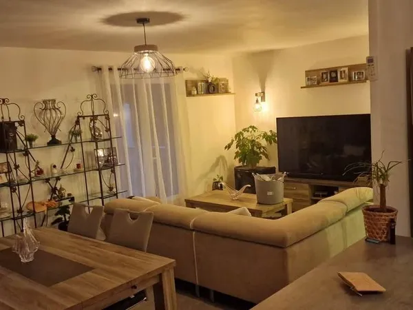 Location haut de villa T4