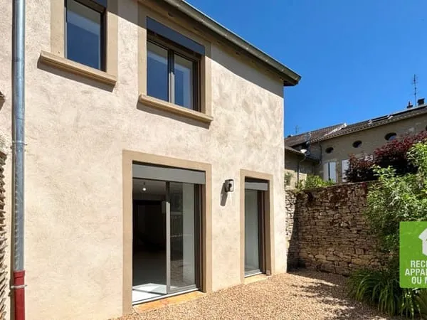 Maison en plein centre de Crémieu entièrement rénové