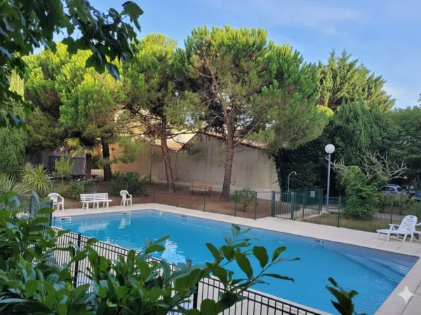 Loue appartement avec parking/piscine