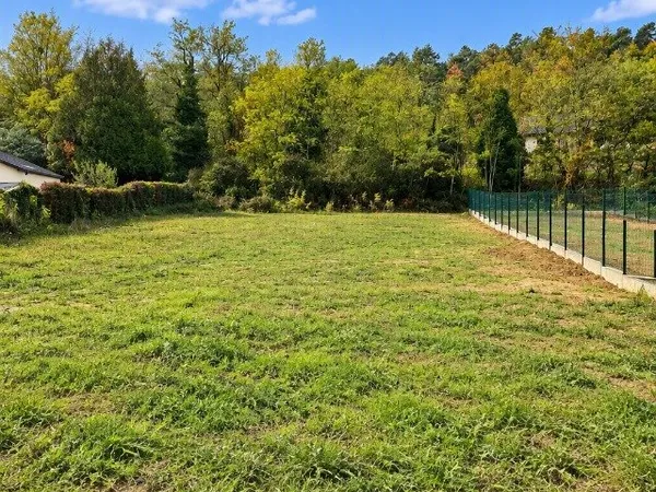 Terrain 1200 m²