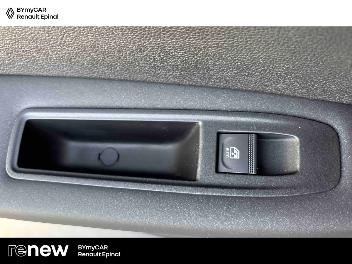 Renault Captur TCe 90 — photo 24