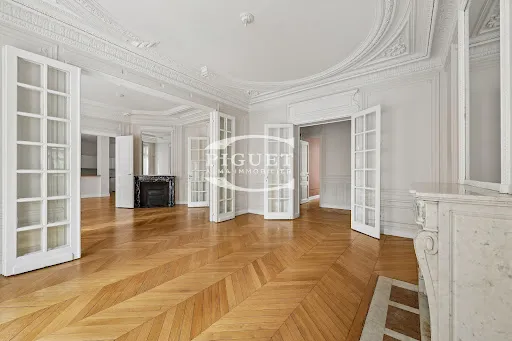 Appartement 6 pièces 192 m²
