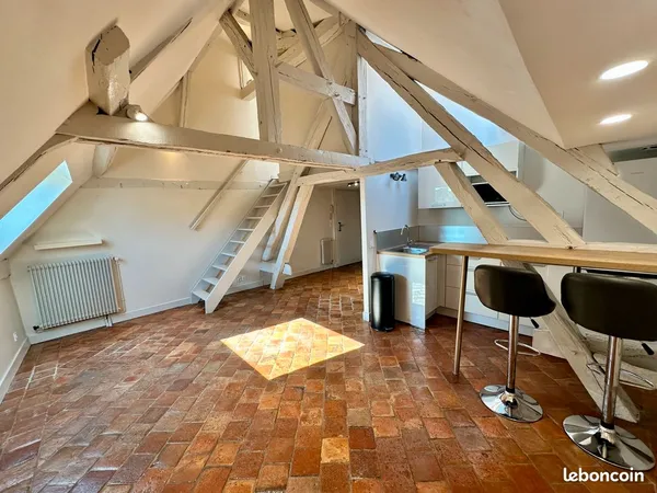 F2 de 43m² au centre-ville, chauffage compris