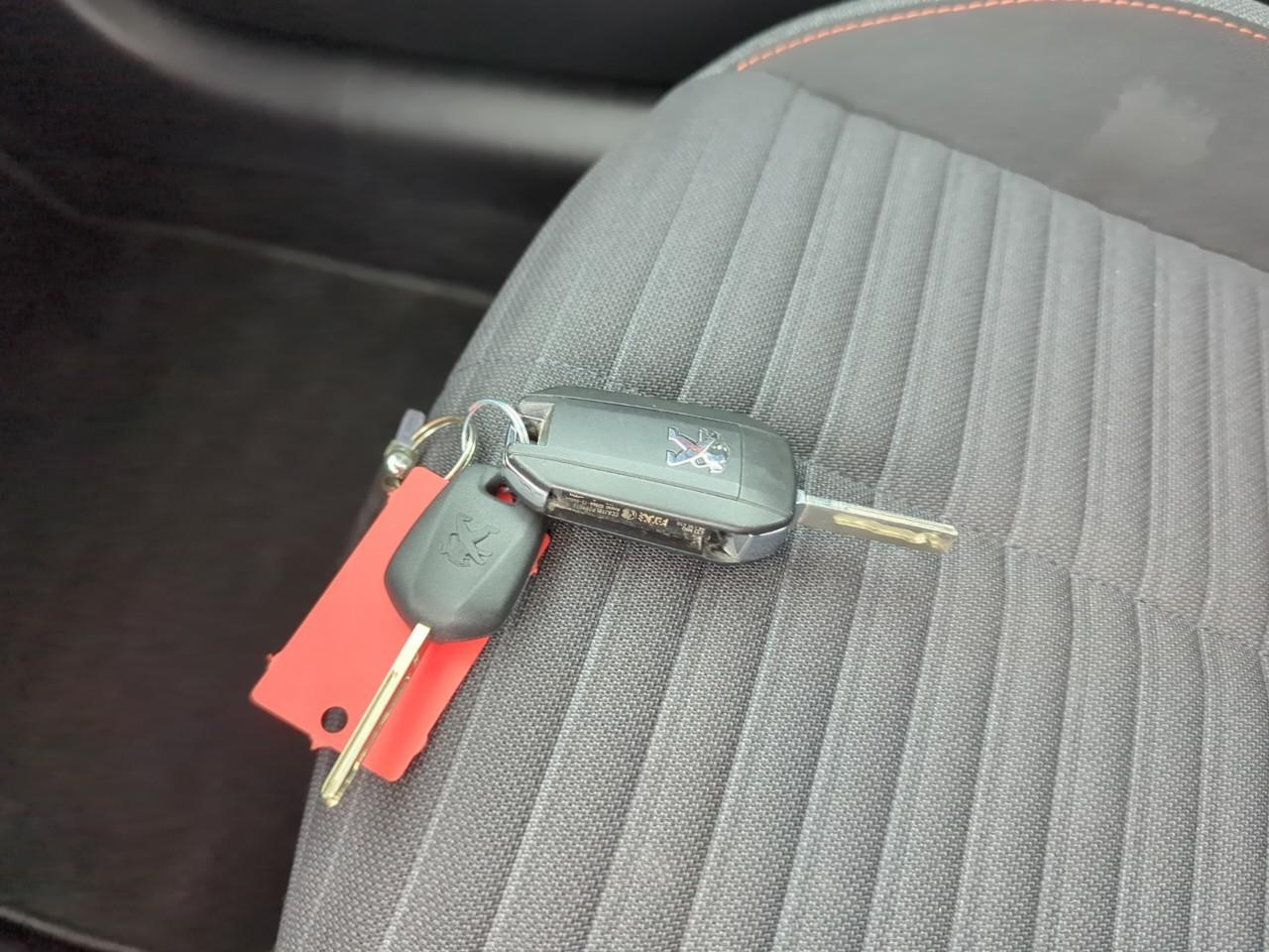 Peugeot 208 puretech 100 s&s bvm6 active — photo 21