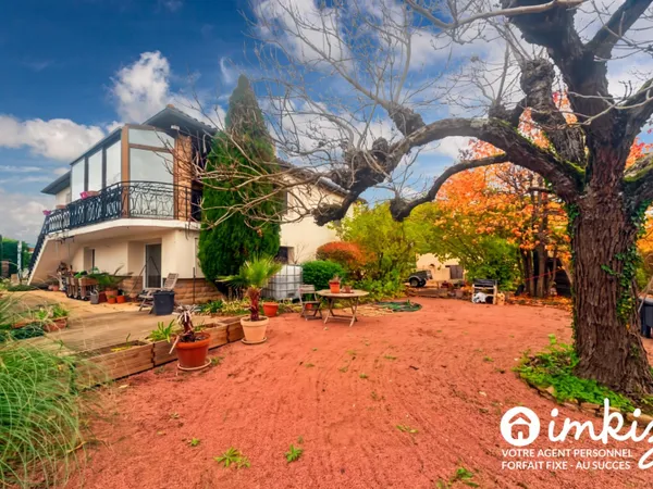 Maison familiale avec jardin - 17 mn de la gare.