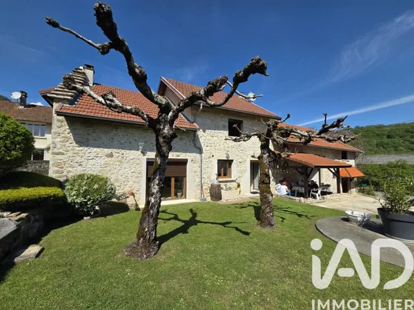 Maison 8 pièces 220 m²