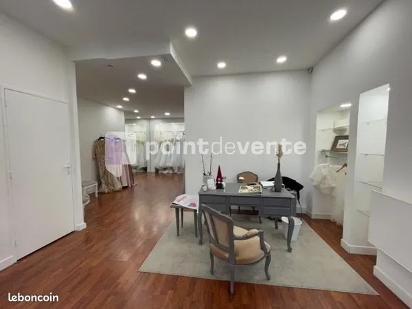Commerce habillement/textile 48 m²