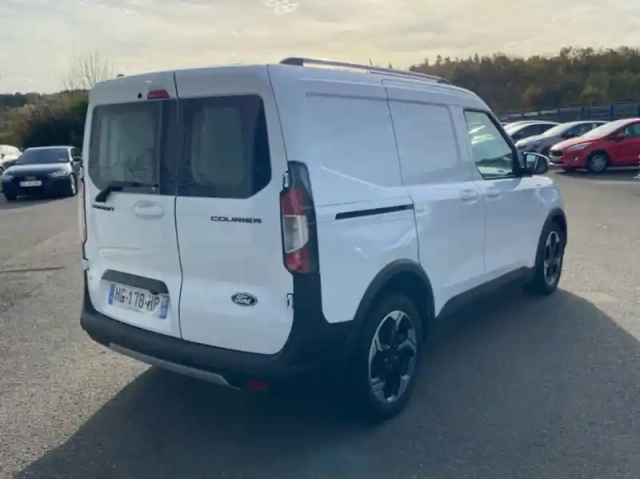 Ford Transit Courier fourgonnette 1.5 ecoblue 100ch active — photo 2