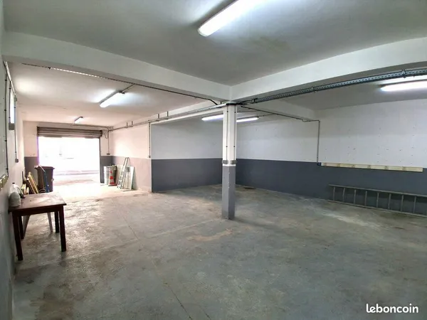 ENTREPOT - LOGISTIQUE 136 m² VALLAURIS